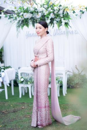 ชุดไทยเจ้าสาว ชุดไทยจักรพรรดิ์ เช่าที่แบมบี้ เวดดิ้ง ห้วยขวาง